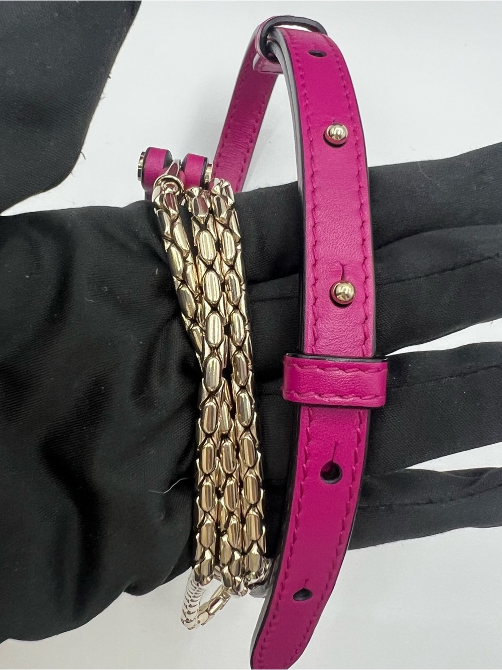 Bvlgari Serpenti Forever Top-handle Crossbody Medium in Magenta calfskin - Picture 13 of 16